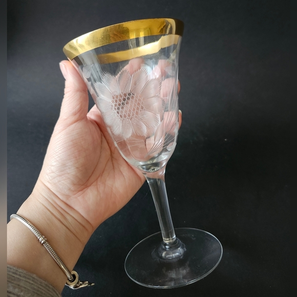 Set of 2 VTG 24K Gold Banded Etched Sun Flower Wine Glasses,  Crystal barware - Picture 7 of 11